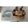 Image 3 : CRYSTAL BOWL, SILVER PLATE DISH, HORN, ENAMELED GLASS VASES, SWEDISH FISH ETCHING, PERUVIAN INLAID B