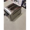 Image 2 : BLACK AND DECKER 6 SLICE TOASTER OVEN AND KALORIK DIGITAL TOASTER BOTH WORKING
