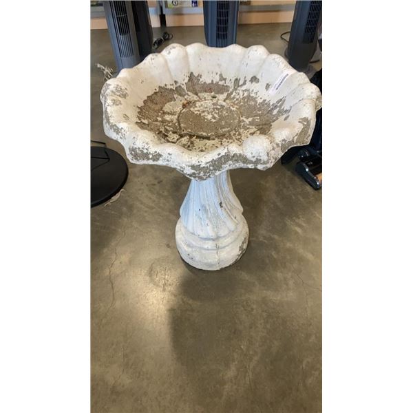 CONCRETE 2 PIECE BIRD BATH