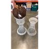Image 1 : 2 WICKER PLANTER STANDS AND LIGHT UP WICKER PUMPKIN
