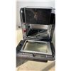 Image 2 : INSIGNIA 10QT AIR FRYER - TESTED WORKING, RETAIL $199