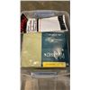 Image 3 : TOTE OF TOWELS AND LINENS