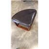 Image 2 : ROUND GLASSTOP COFFEE TABLE WITH 4 NESTING STOOLS - GLASS SLIGHTLY TOO LARGE