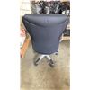 Image 8 : KNEELING STOOL AND GAS LIFT OFFICE CHAIR