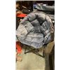 Image 2 : GREY FOLDNG OVERSIZED TUB CHAIR WITH CARRY BAG