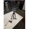 Image 1 : NEW TRIPOD TELESCOPING FLOOD LAMP