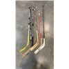 Image 1 : 6 HOCKEY STICKS