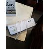 Image 2 : HAMILTON BEACH MICROWAVE WITH FOODSAVER AND B&D STEAM IRON
