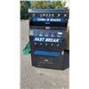 Image 1 : FASTBREAK CANDY AND SNACK VENDING MACHINE WITH KEYS