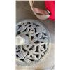 Image 8 : PATIO UMBRELLA, GARDEN HOSE ATTACHMENTS, UMBRELLA STAND