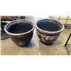 Image 1 : 2 LARGE PLANTERS AND METAL PLANTERS