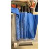 Image 8 : 5 UMBRELLAS AND 3 BATTERY CHARGERS