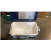 Image 2 : IGLOO COOLER 137 CAN LATITUDE 90 ROLLER