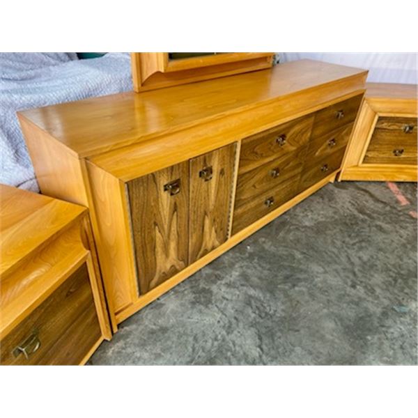 Princeville Dresser 1977 With Mirror Nightstands X2 princeville-dresser-1977-with-mirror-nightstands-x2