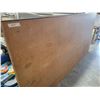 Image 2 : 3/4" Plywood Table with Folding Legs