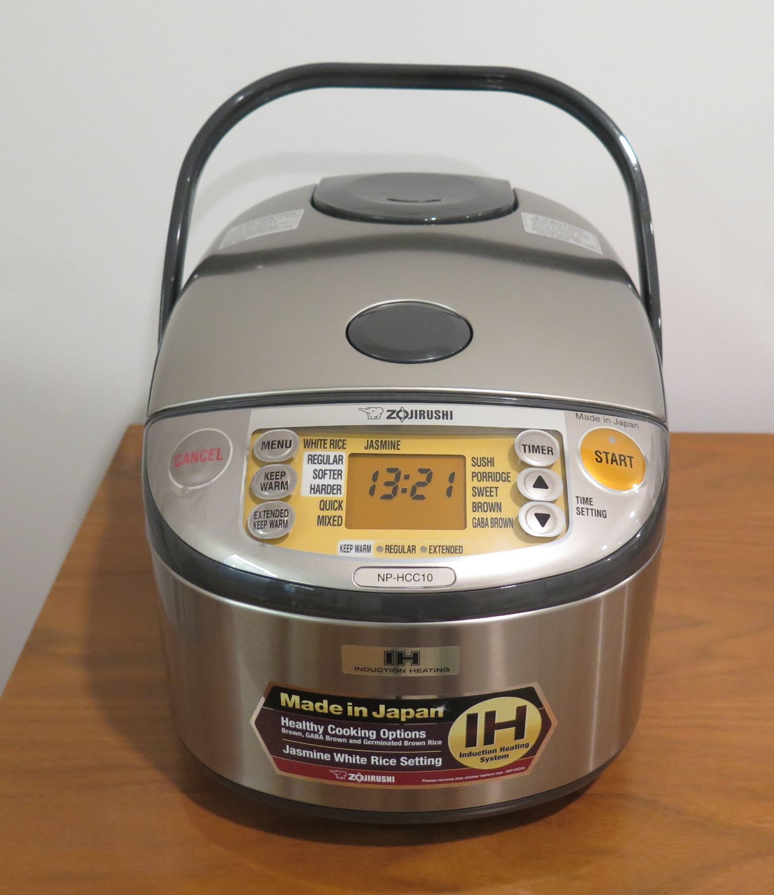 Cuiseur à riz et chauffe-plat Zojirushi Micom 5,5 tasses NL-AAC0 Cuiseur à riz et chauffe-plat Zojirushi Micom 5,5 tasses NL-AAC0