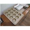 Image 2 : Multiple Kitchen Essentials: Baking & Muffin Pans, Towels, Oven Mitts, etc