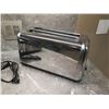 Image 3 : Cuisinart Metal 2 Slice Long-Slot Toaster