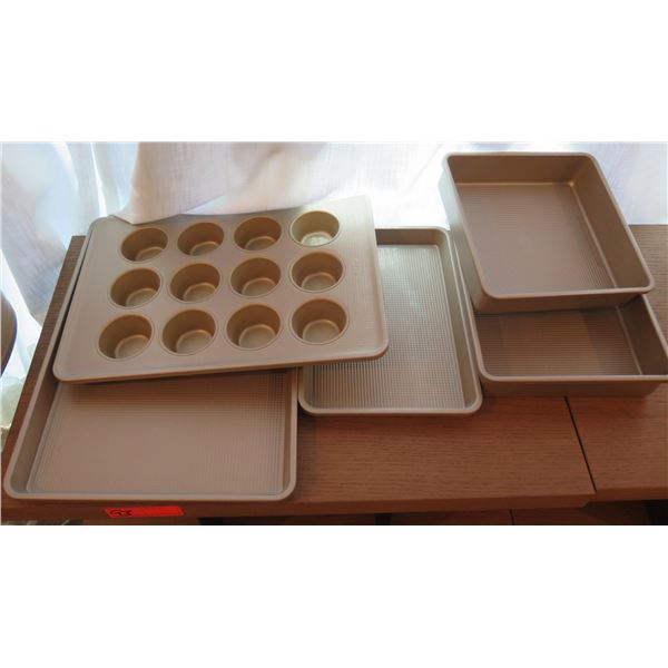 Multiple Kitchen Essentials: Baking Sheets & Muffin Pans Misc Sizes