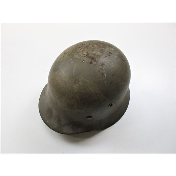 WWII GERMAN M40 HELMET