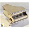 Image 1 : GRANDE PIANO JEWELRY BOX