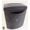 Image 1 : PAPER SHREDDER, MAXIMUM 6 SHEETS