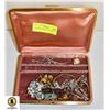 Image 1 : ESTATE JEWELLERY IN CASE