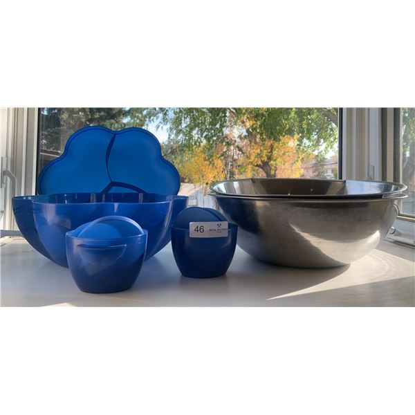 Huge Rubbermaid Tote of Kitchenware