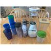 Image 1 : Osterizer 10-Speed Blender (Tested) and Assortment of Plastic Drinkware