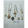 Image 1 : Assortment of Costume Jewelry