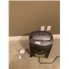 Image 1 : Royal Confetti Cut Paper Shredder and Homedics Desktop Humidifier (Model HUM-CM10E)