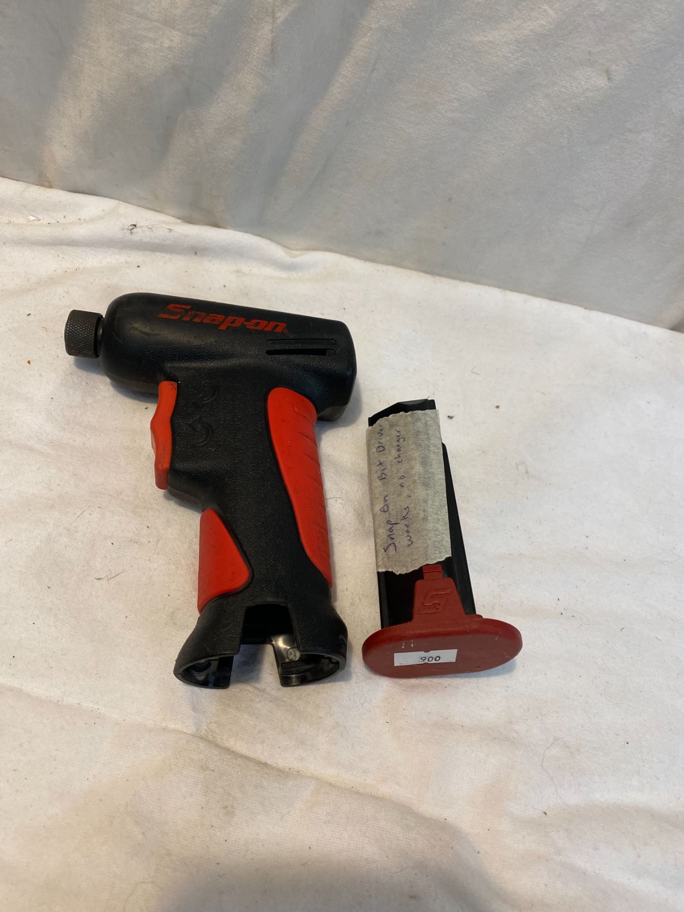 Snap on bit driver works no charger