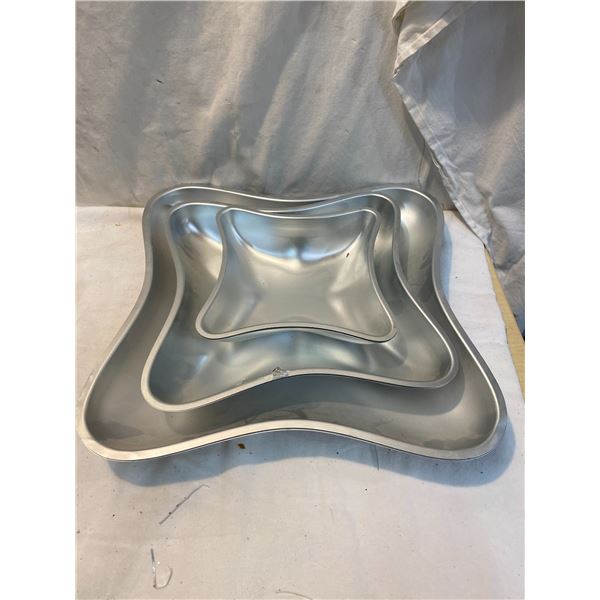 Wilton baking pans (6)