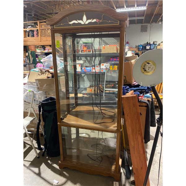 Display cabinet needs glass shelves