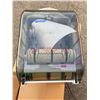 Image 2 : Paper towel dispenser