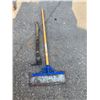 Image 1 : Ice chipper and other tool