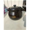 Image 1 : Bean pot