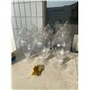 Image 1 : 6 plastic lidded containers with scoops