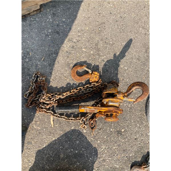 Lever chain hoist