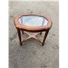 Image 1 : End table