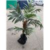 Image 1 : Artificial plant