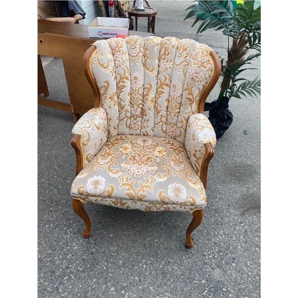 Accent chair