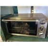 Image 1 : DeLonghi toaster oven