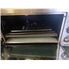 Image 2 : DeLonghi toaster oven