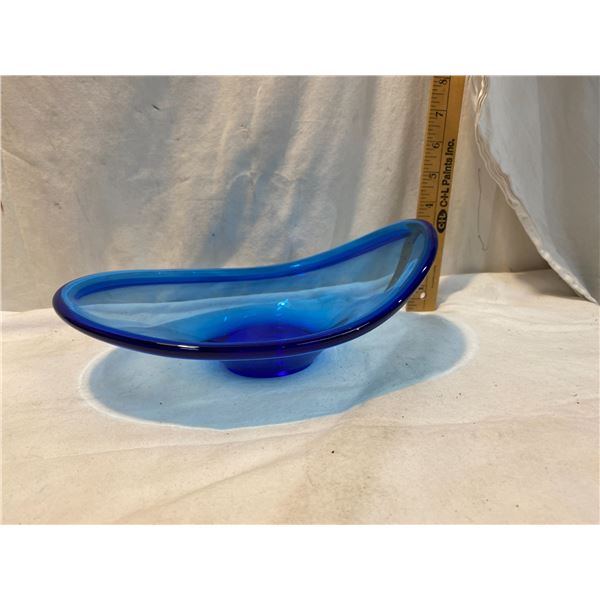 Swedish style art glass bowl