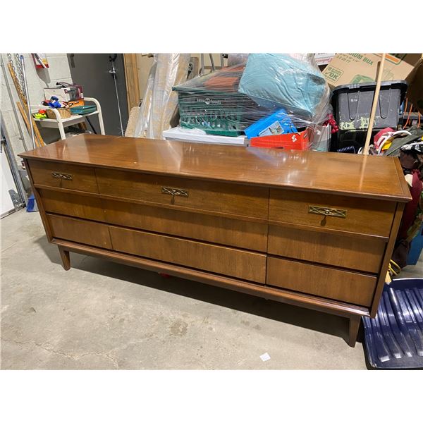 Gibbard dresser