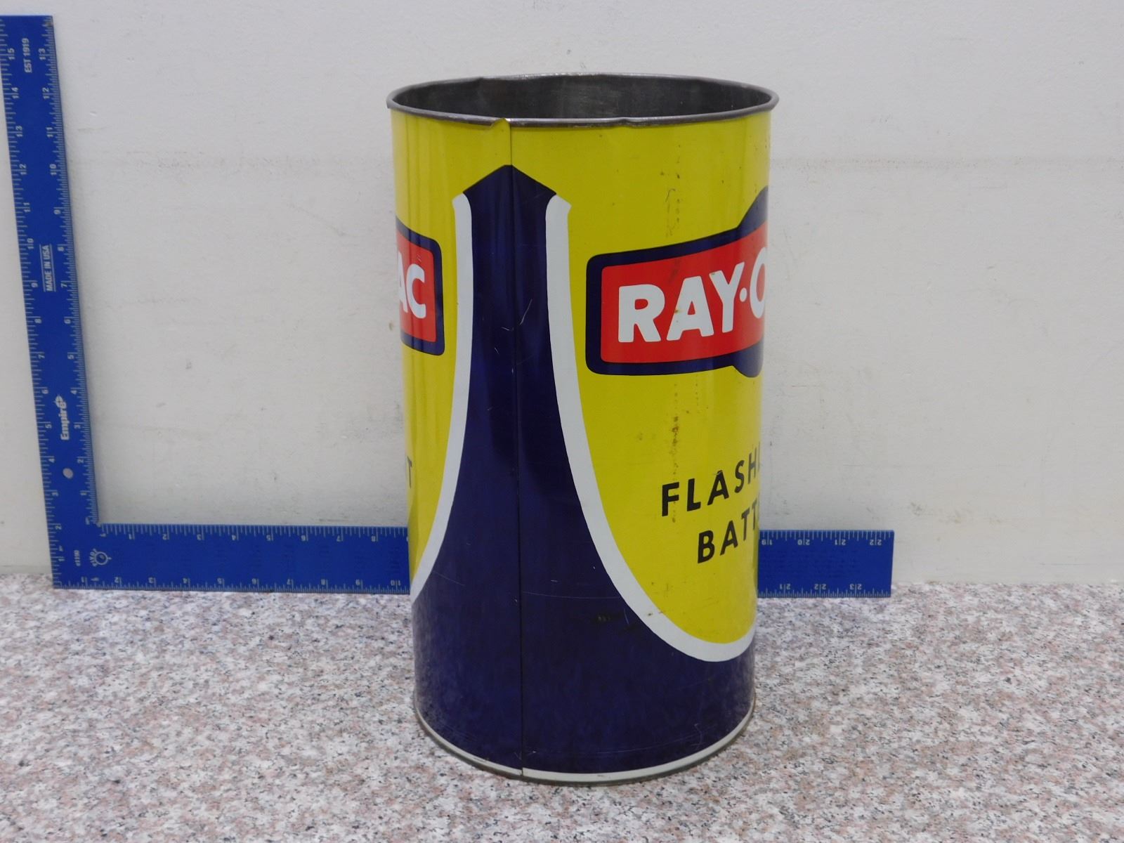 RayOVac Flashlight Battery Garbage Can Vintage 70s