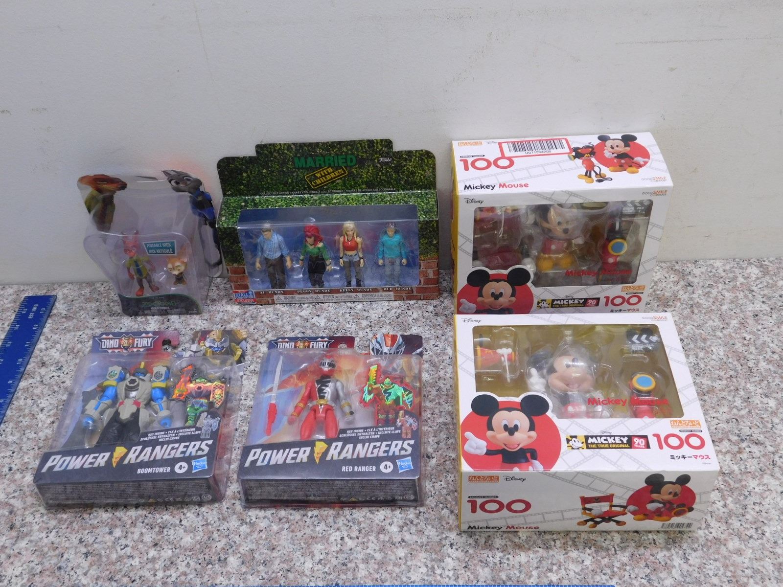 TOY BUNDLE Lot of 6 Pcs Mickey Mouse Goodsmile Co, Married w Children ...
