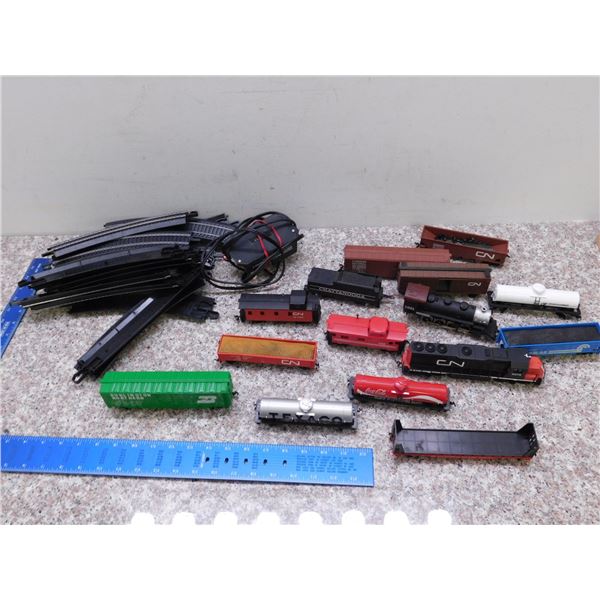 Lot of HO Trains Transformer and Tracks CN Coca Cola Bachmann Tyco Etc