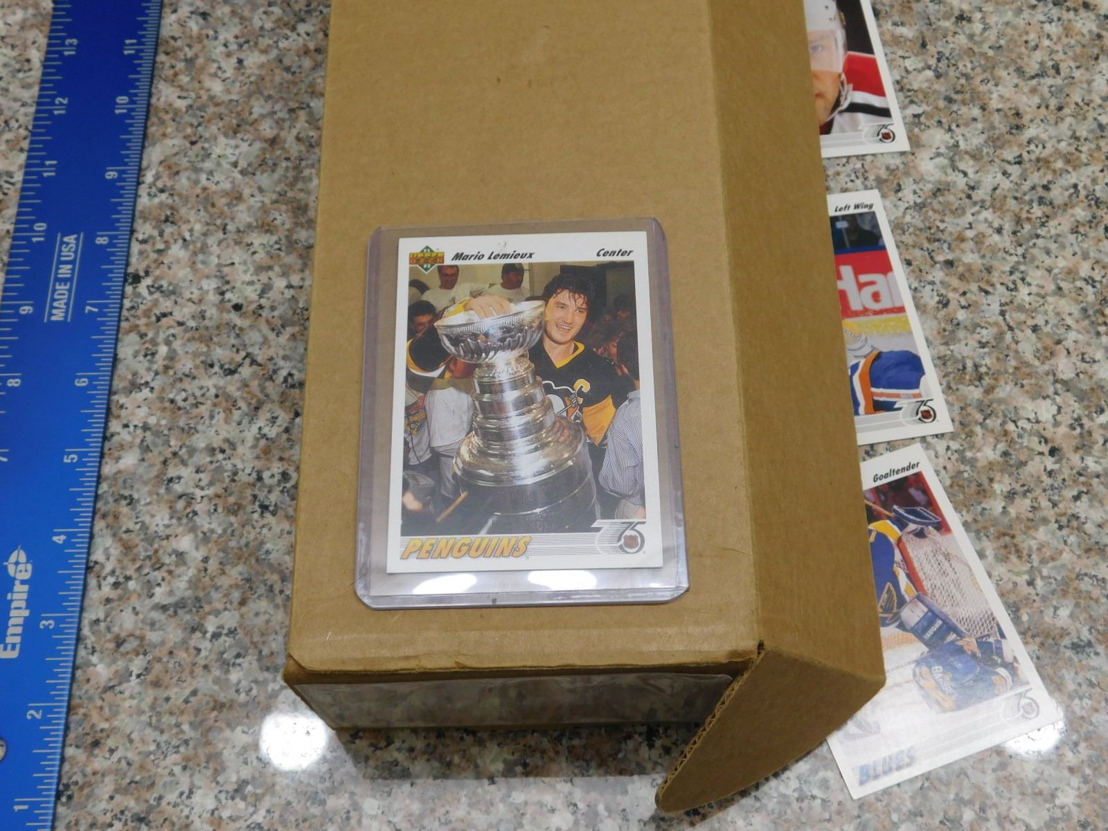 Lot of approx 750 199192 Upper Deck Hockey Cards Singles 107275